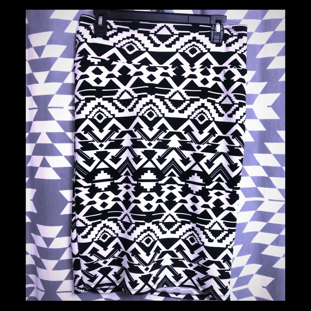 Large LuLaRoe Cassie
